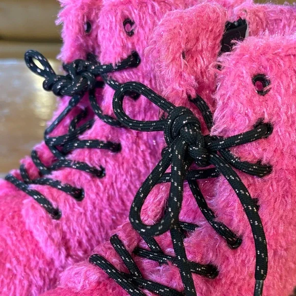 Dr. Martens Kids Fuzzy Pink Boots with Black Laces - Picture 7 of 14